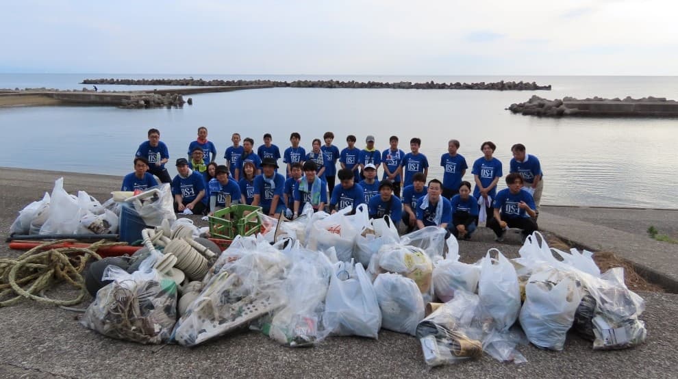 海岸清掃ボランティア活動