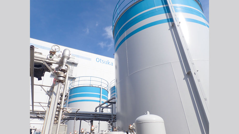 松茂工場のタンク施設